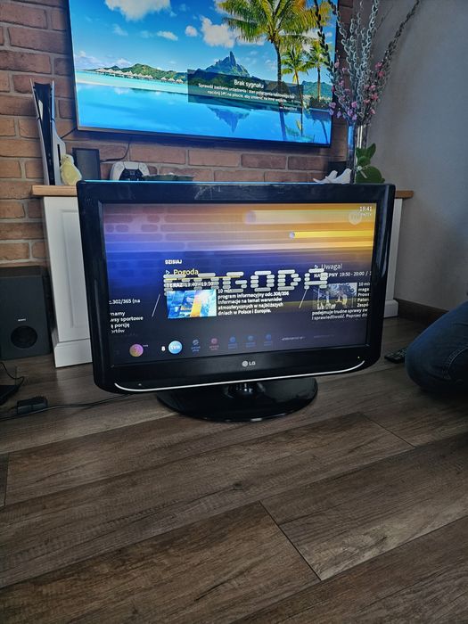 Telewizor LG model 32LT75