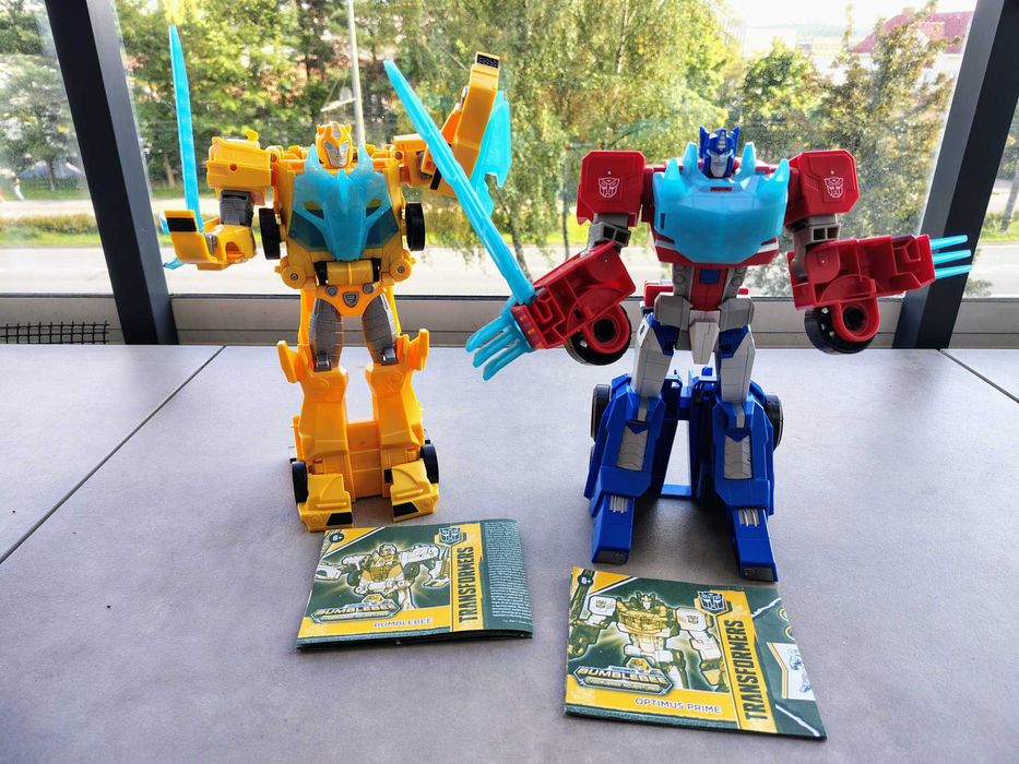 Transformers Cyberverse Adventures Bumblebee + Optimus Prime