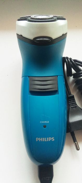 Електробритва PHILIPS.(без тримера)  300грн. 9