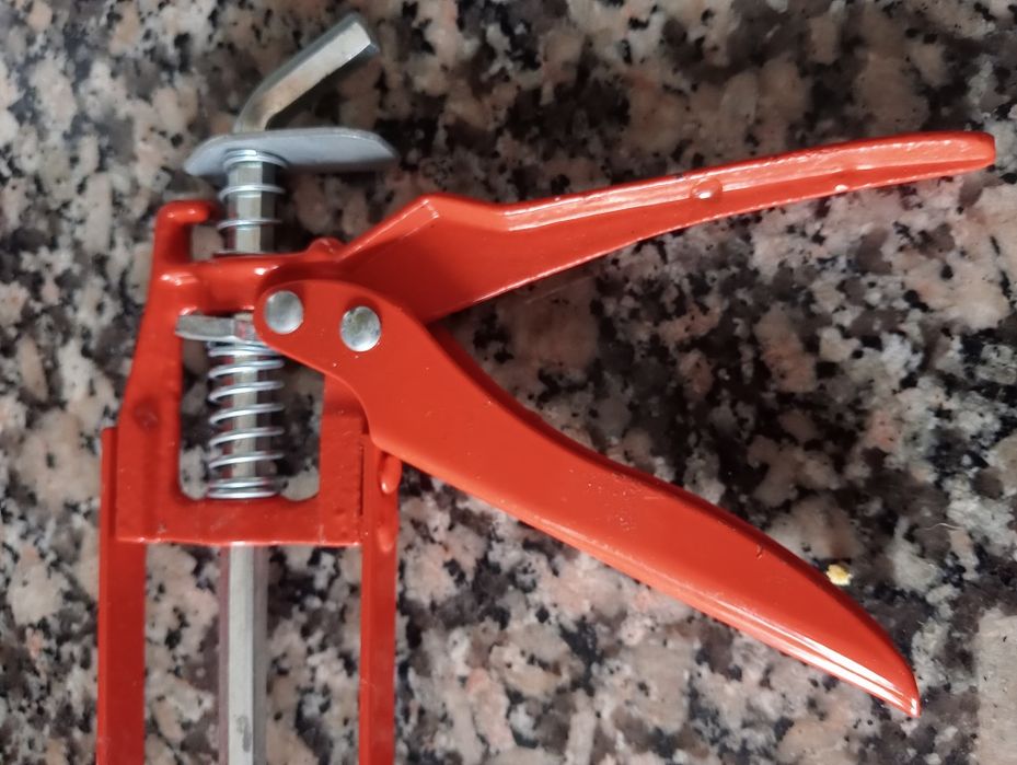 Pistola de tubos de silicone Novo