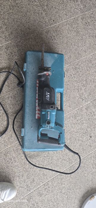MAKITA serra eléctrica JR3070CT