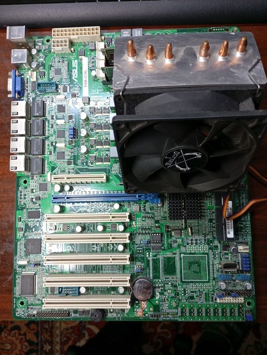 Материнська плата ASUS P8B-C/4L