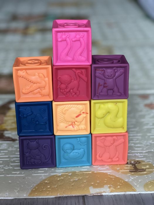 Розвиваючі силіконові кубики