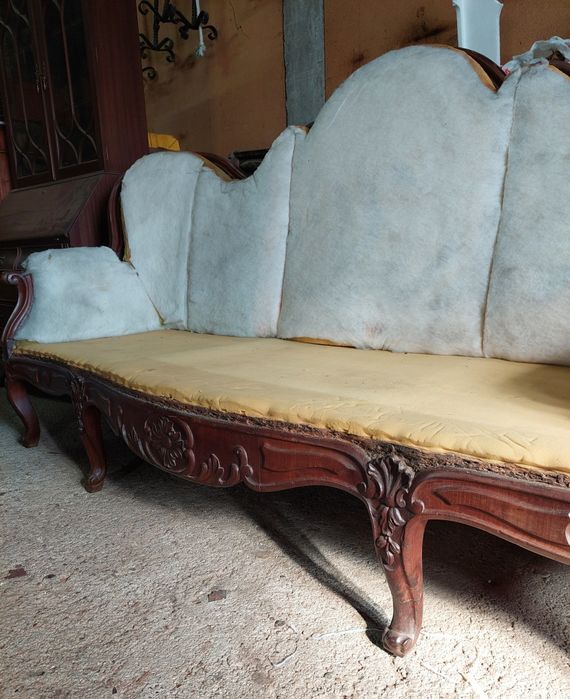 Canapé imponente D. José, dá época.