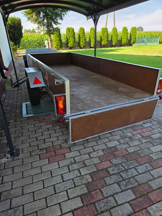 Przyczepa ciężarowa 900kg ładowności