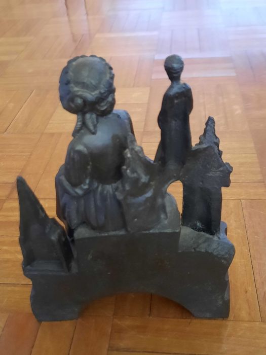 Escultura decorativa antiga em tom grafite - 17,5 cm