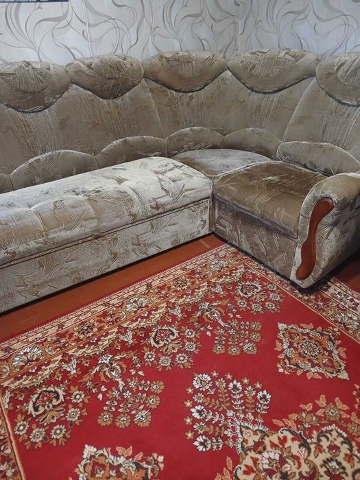Продам диван угловой