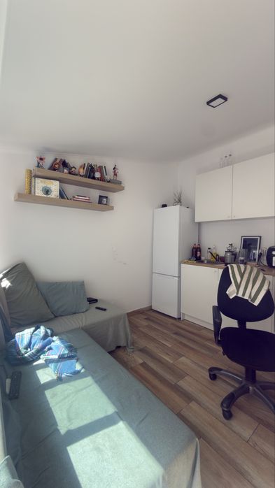 Quarto grande em anexo com cozinha