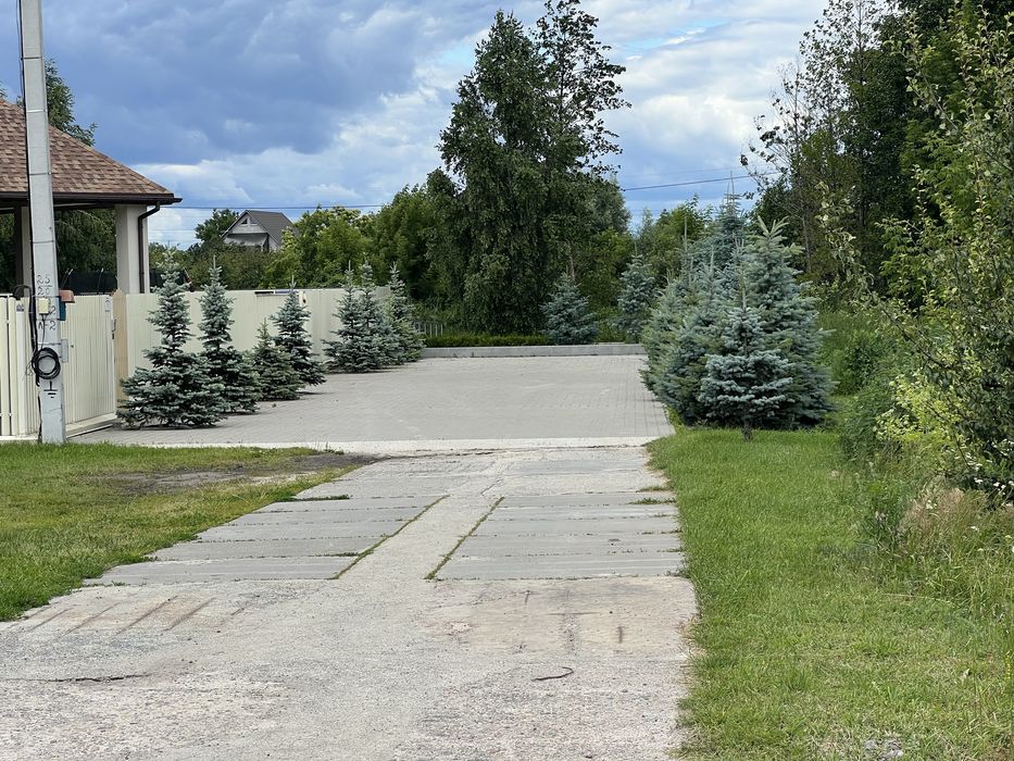 Пр зем11с Зазимье начало села возле компл парк резидент