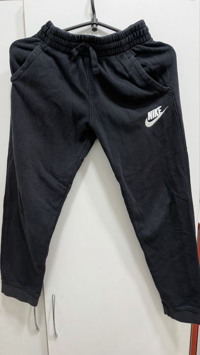 Спортивний костюм Nike на хлопця розмір М на зріст 137-147 см