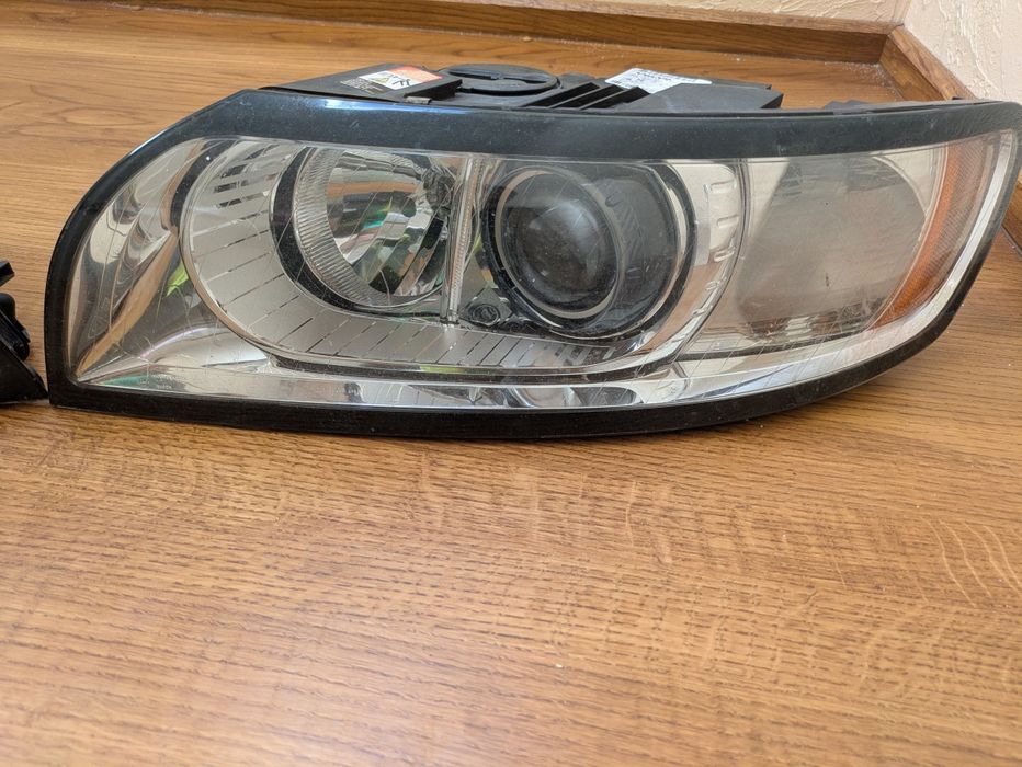 Фара ліва права 307022819 31265711 xenon Volvo C30 C30 r