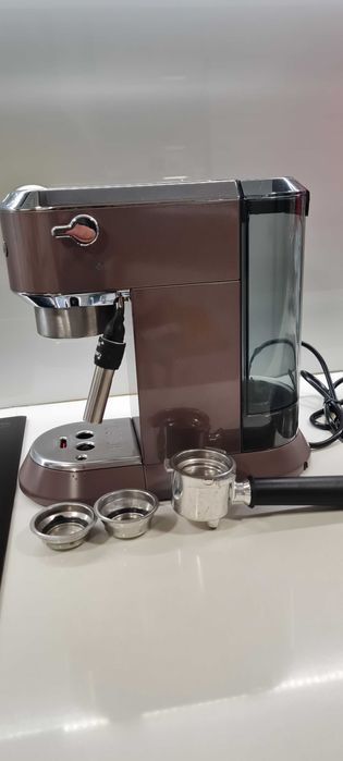 MÁQUINA DE CAFÉ Expresso Delonghi