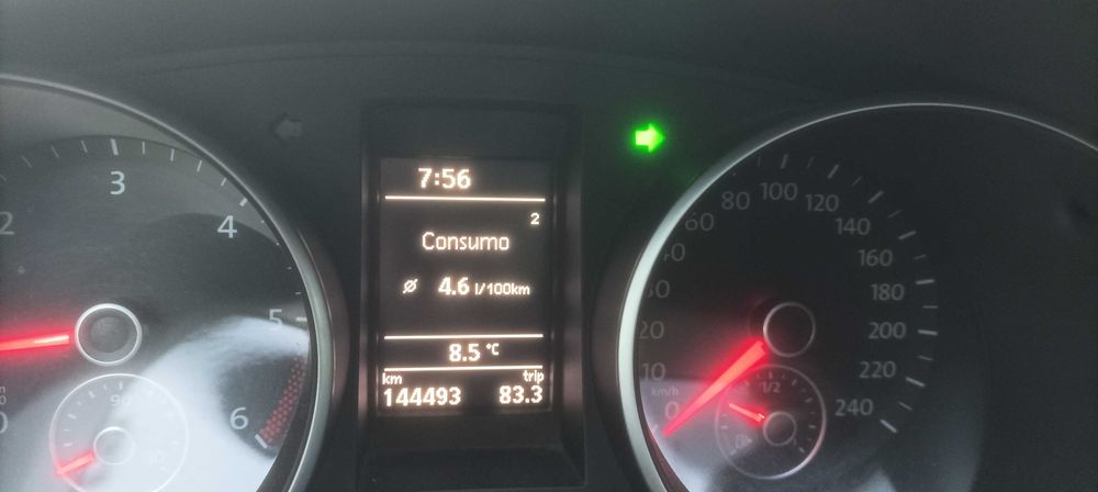 Volkswagen Golf 1.6 TDI Trendline Bluemotion — photo 4