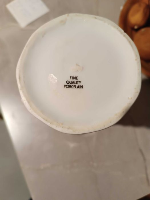 Porcelanowy wazon na kwiaty