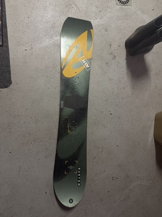 Sprzedaje snowboard uzywany