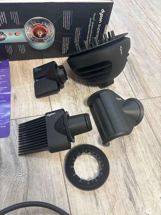 Продам фен Dyson supersonic nural