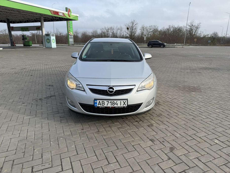 Продам Opel Astra J 1.3 cdti 95 к.с 2011рік
