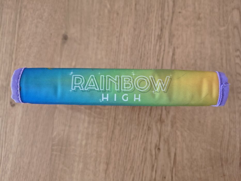 Piórnik Rainbow High