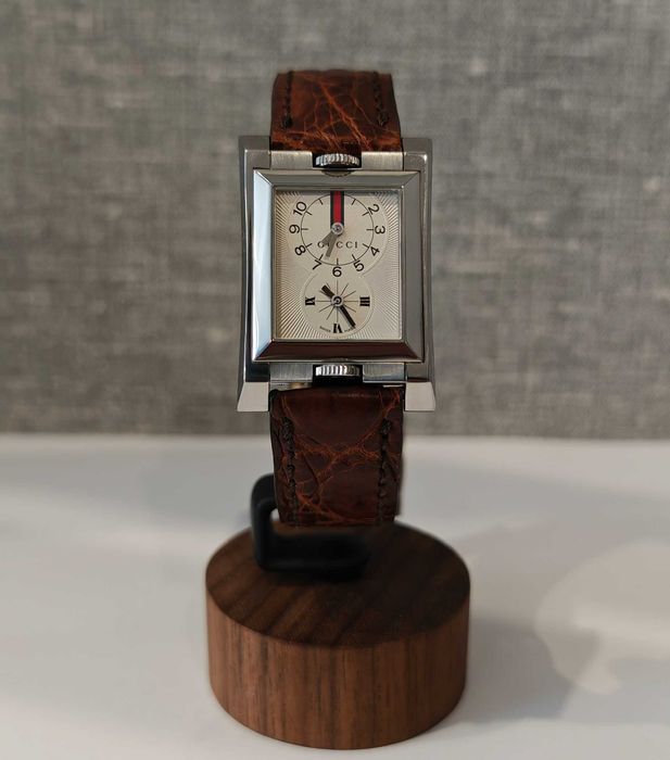 Чоловічий годинник Gucci YA111304 G-Frame Dual Time Swiss made