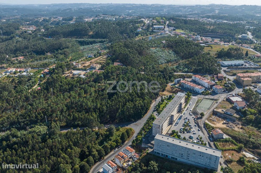 Terreno Urbanizável com 2.900 m² em Crestuma – Vila Nova de Gaia
