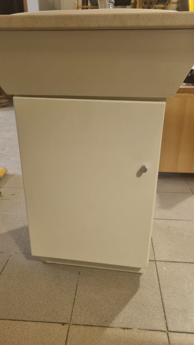 Lavatório com móvel