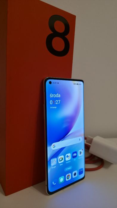 Sprzedam OnePlus 8 stan bardzo dobry