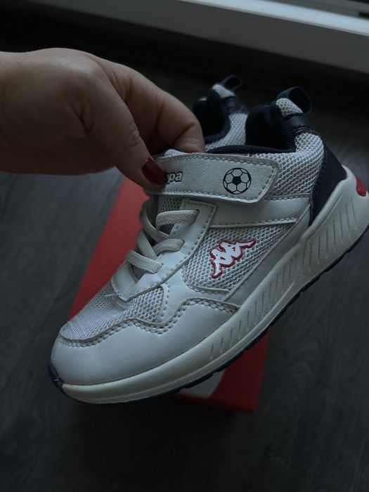 Продам дитячі  кросівки Kappa 28 р