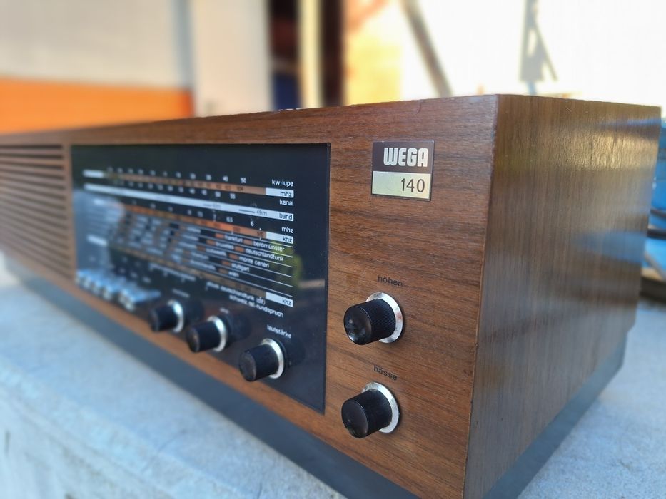 Radio antigo Wega 140