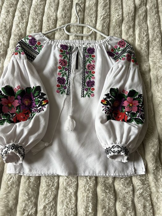 Продам вишиванку для дівчинки