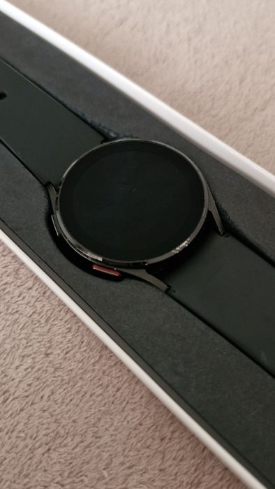 Galaxy Watch 4 40mm com um mini raspão.