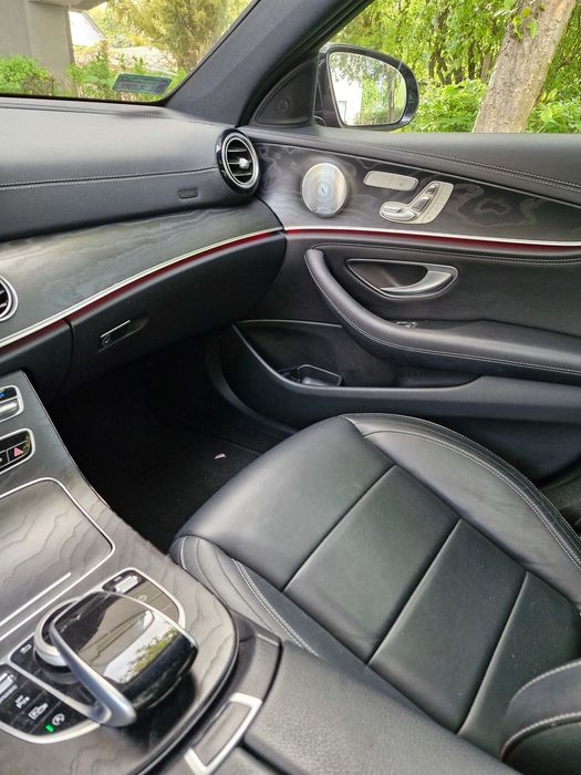 auto do ślubu Mercedes E
