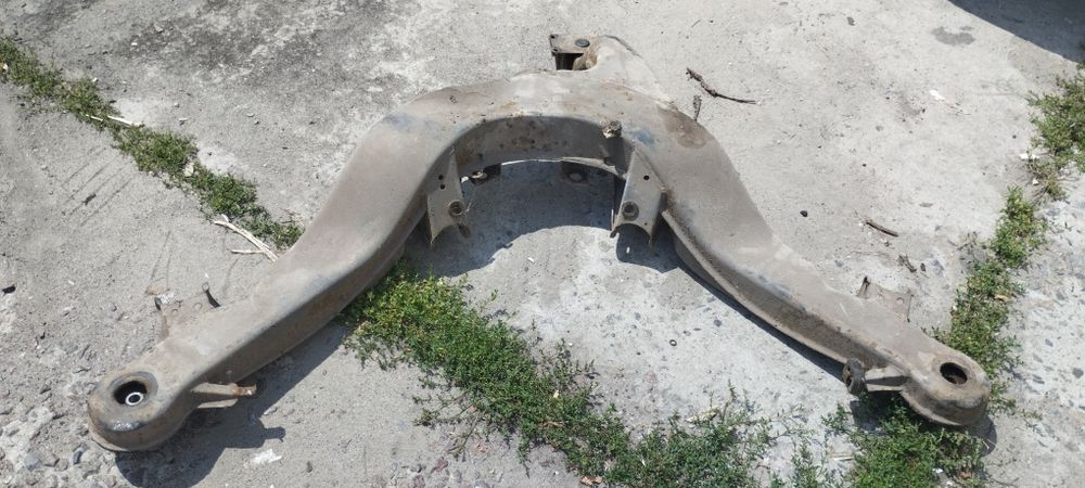 Задня балка Мерседес w126