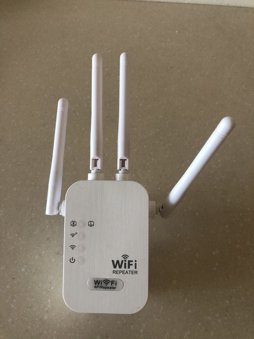 Wi-Fi репітер із 4 антенами, підсилювачем сигналу