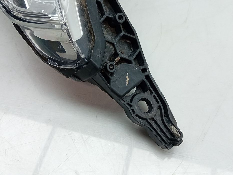 Ótica / farol esquerda PEUGEOT 208