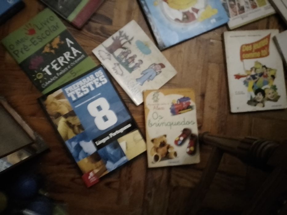 Vários Manuais saldos a partir da Pré até ao 10-Ano e outros Desde 2E.
