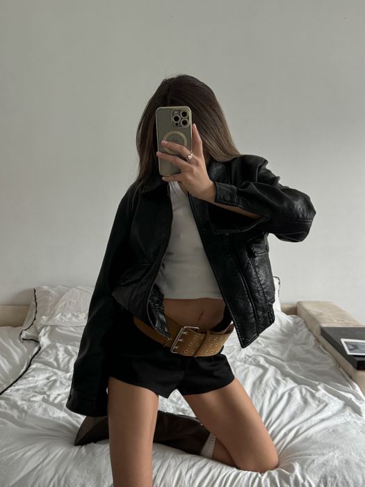 Трендовий бомбер з екошкіри