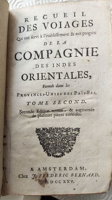 Livro raro de 1725 recolha de viagens da Companhia Índias Orientais