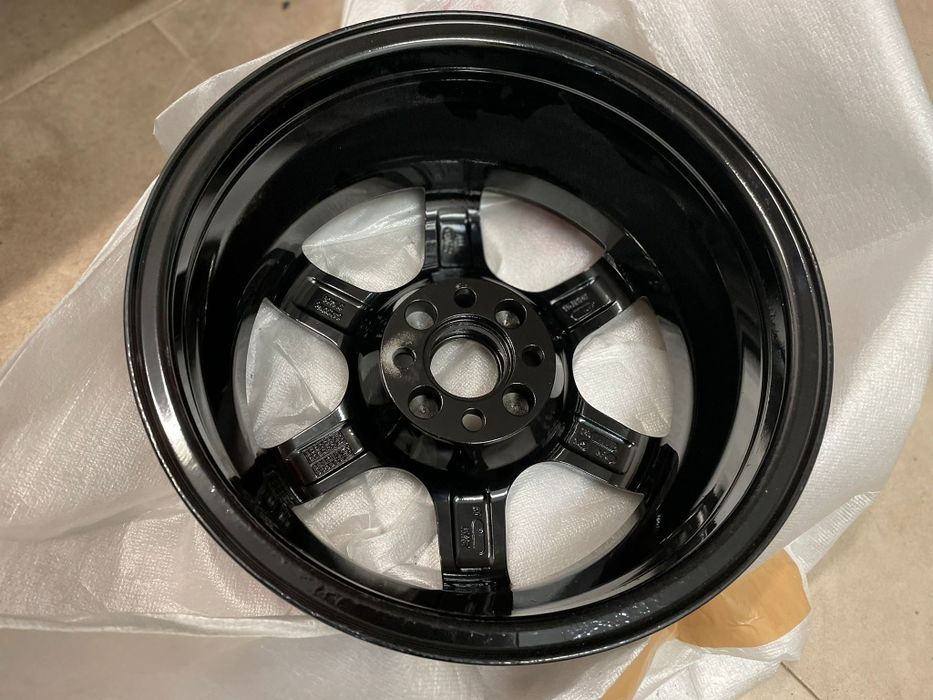 Jantes Speedline c/ centros

R15

ET 35 

4x100

6 1/2j 

Como Novas