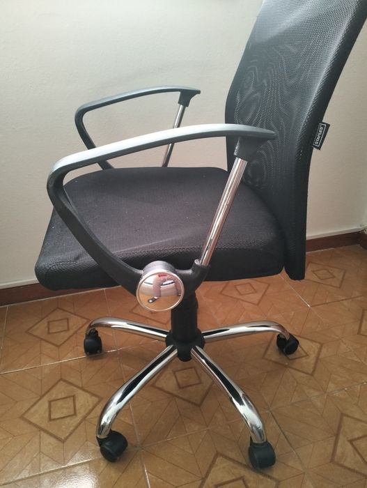 Cadeira de escritório Ergonómica (Usada)