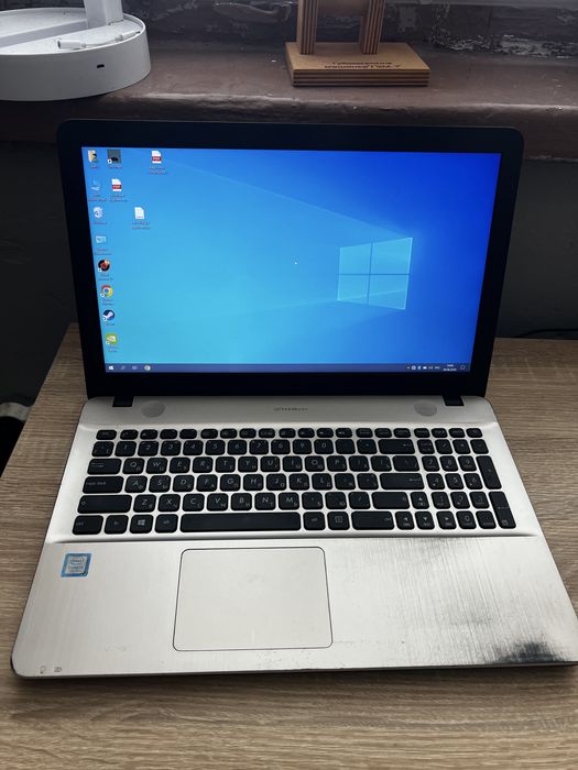 Ноутбук Asus i3-7100u