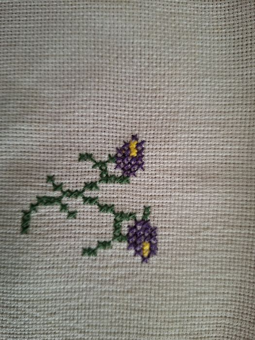 Toalha bordada + 6 guardanapos