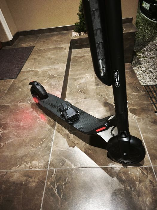 Електросамокат SEGWAY
