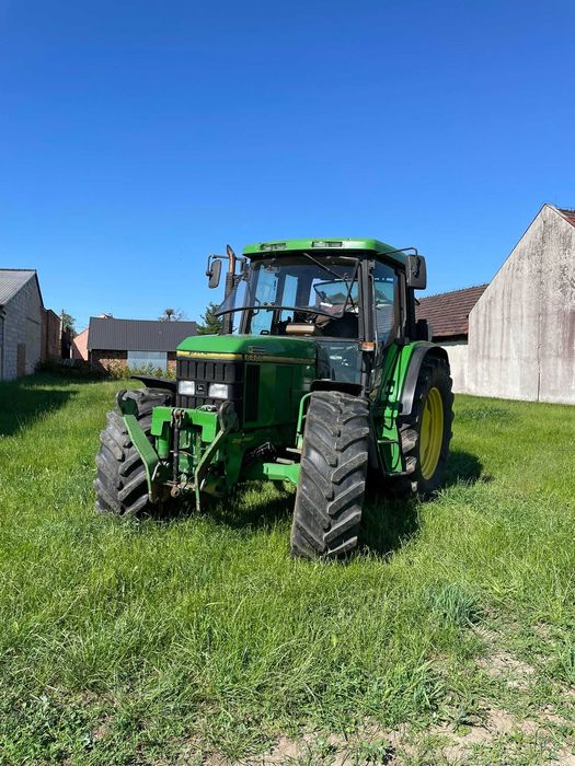 John Deere 6400