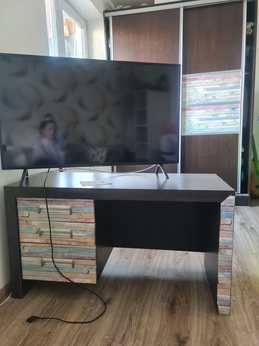 Меблі, шкаф купе, туалетный столик, комод.