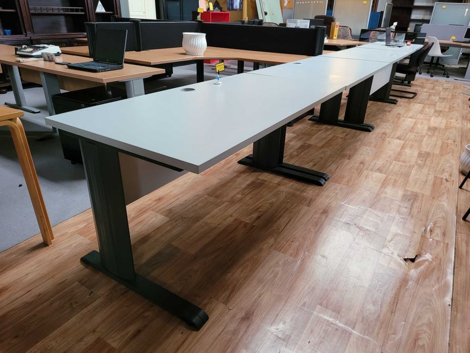 Individual Desks – Very Good Overall Condition – Unit Price64584277744385124