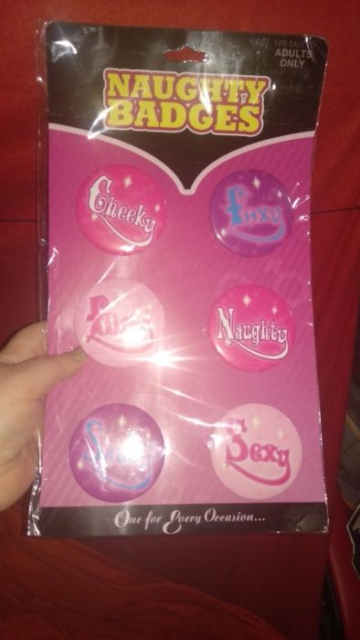 подарок девушке набор значков крупные naughty badges saucy sexy секси