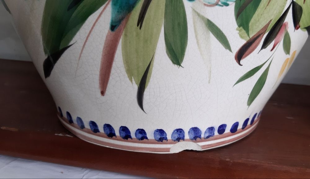 Jarrão em louça pintada