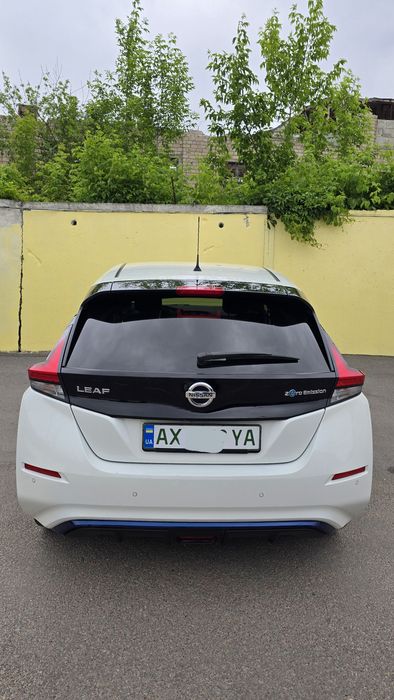Авто Nissan Leaf
