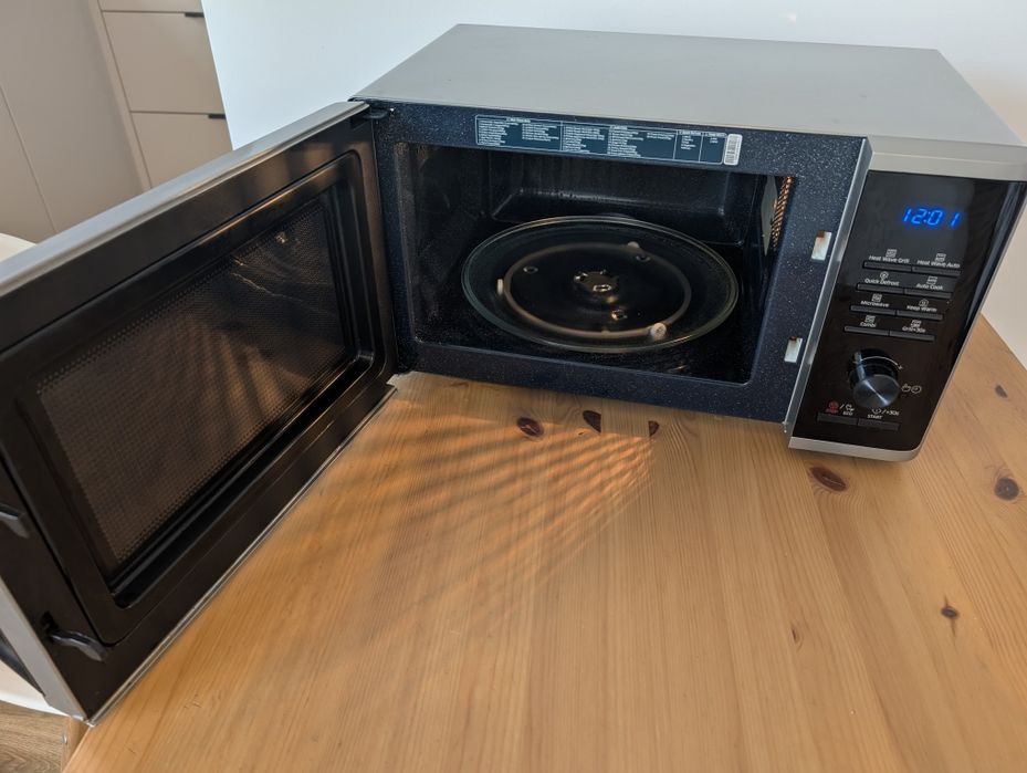 Mikrofala Samsung funkcja GRILL