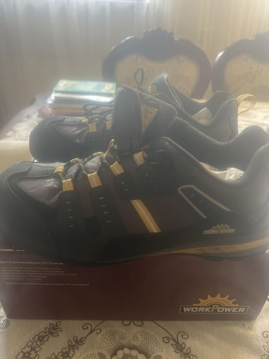 Три пари робочого взутт 47 р стан чудовий